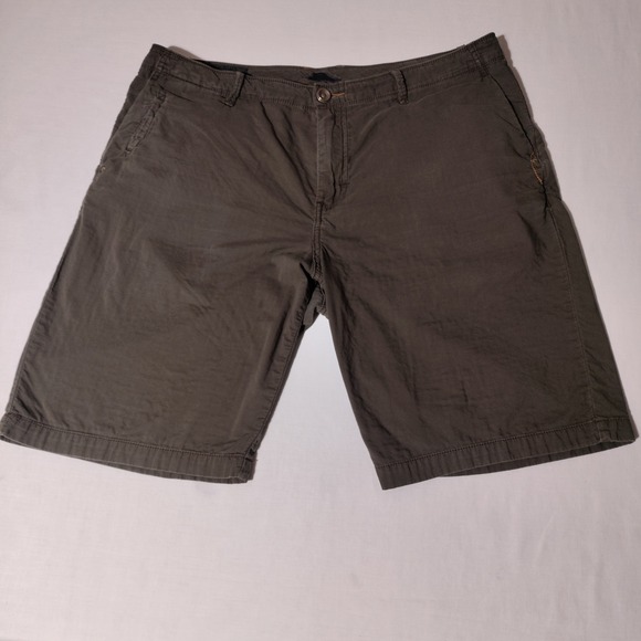 Tommy Bahama Other - Tommy Bahama Men's Olive Flat Front Shorts Sz 36 (36"x9.5" Actual) Cotton